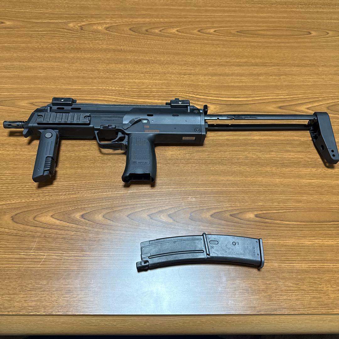 東京マルイ H&K MP7A1 ガスガン ブラック(予備マガジン付き)