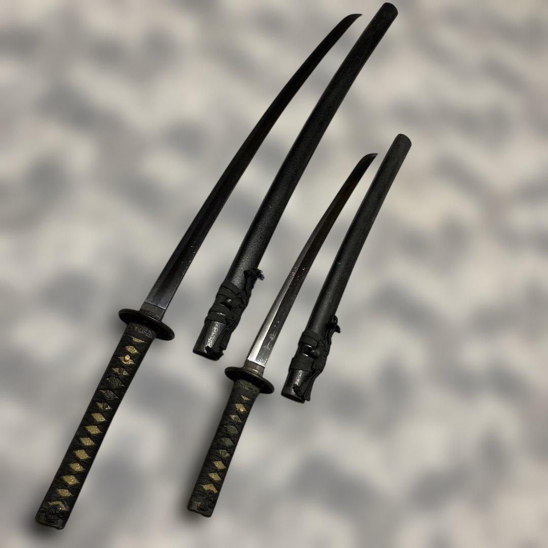 模造刀大小２本 黒柄 鶴松楕円鍔 黒梨地鞘