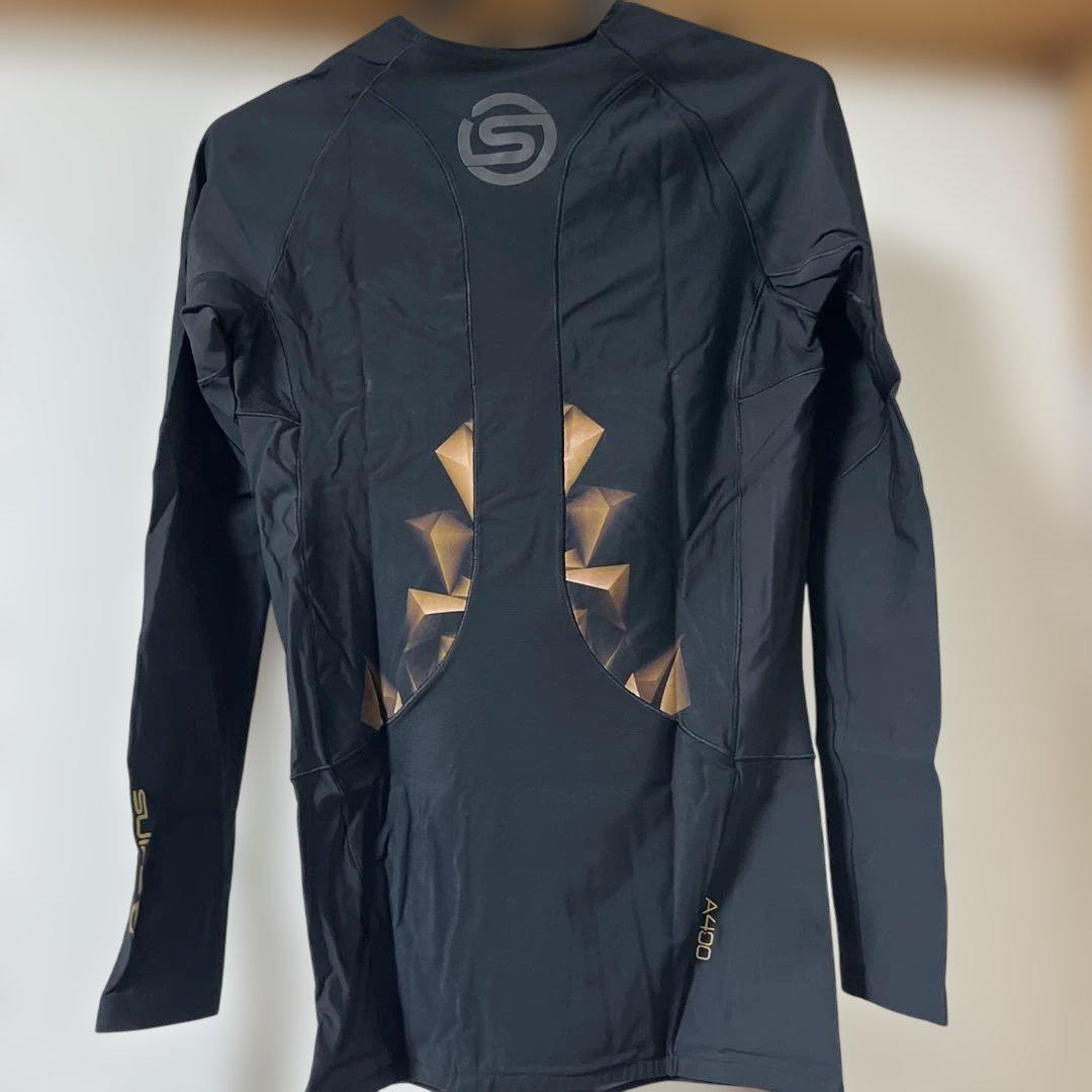 SKINS トレーニングウェア Mサイズ 黒 長袖