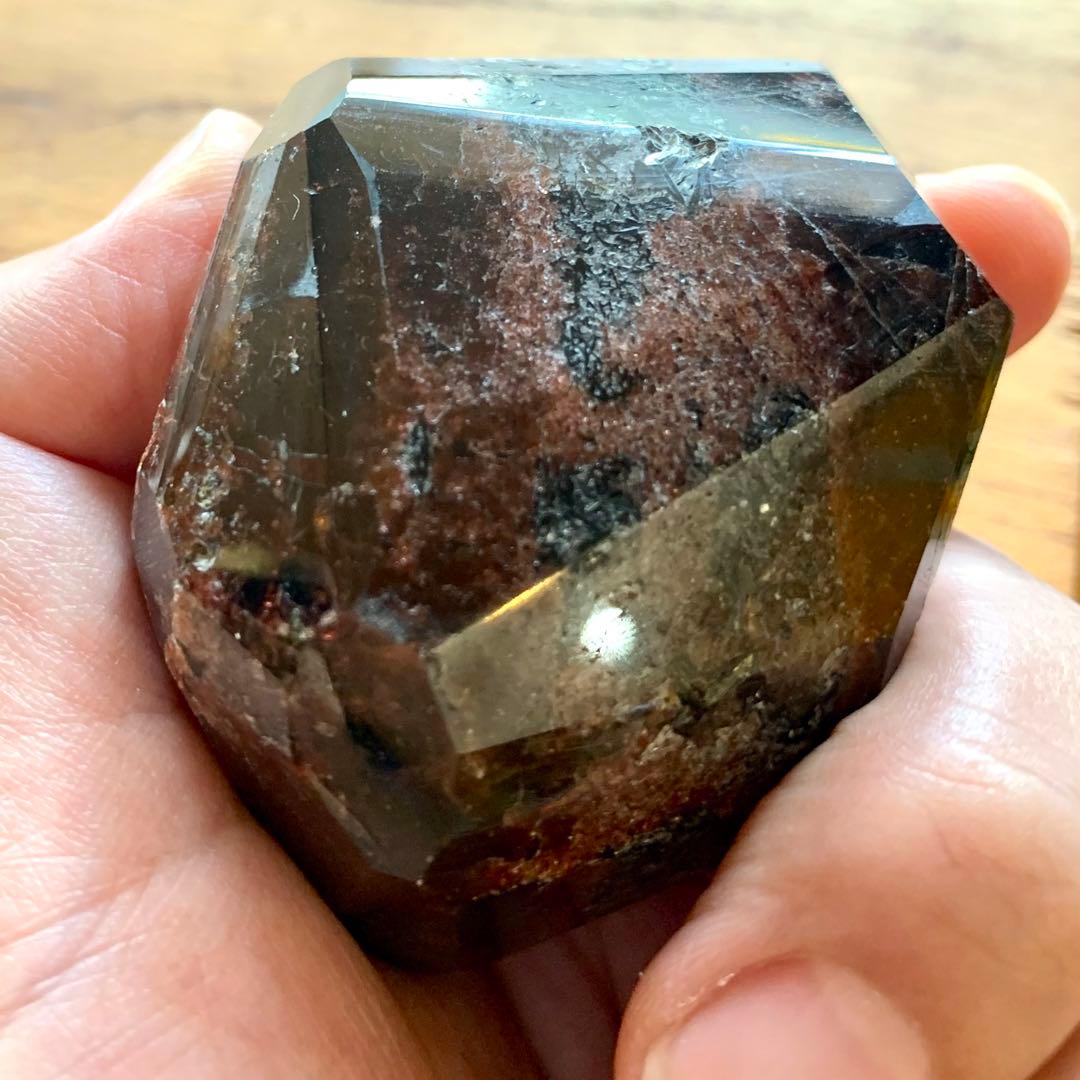 ダークレッドの12面体結晶ガーネット(LLサイズ2)ポリッシュ