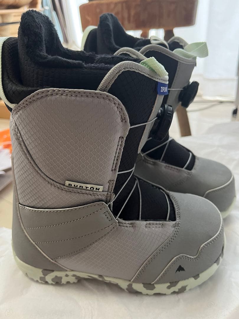 ZIPLINE スノーボードブーツ グレーBurton22新品未使用子供