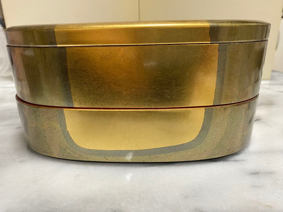 金色漆器重箱 赤色内側