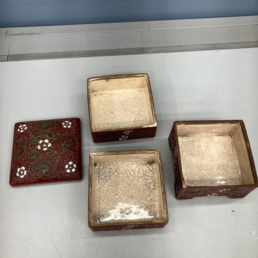 D-4 松竹梅 縁起物 三段重 朱塗り 陶器製 菓子器 重箱 小重 昭和レトロ