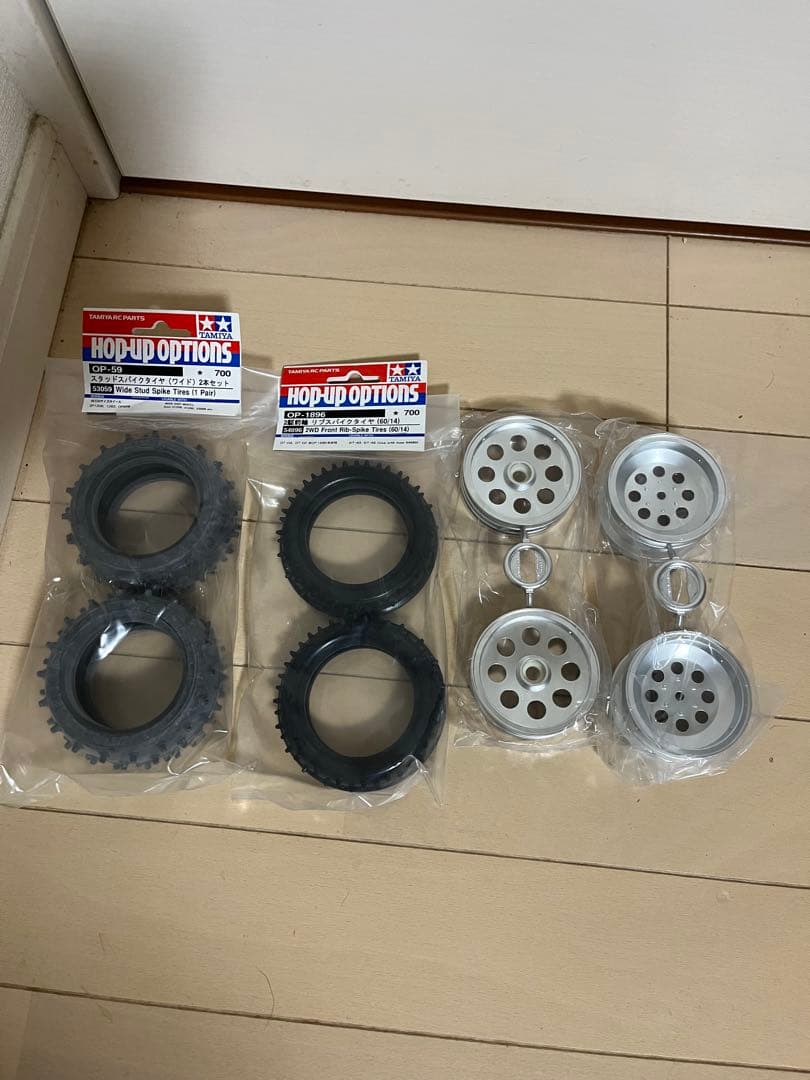 タミヤデューバギーメカ付新品ホイルタイヤ付き！