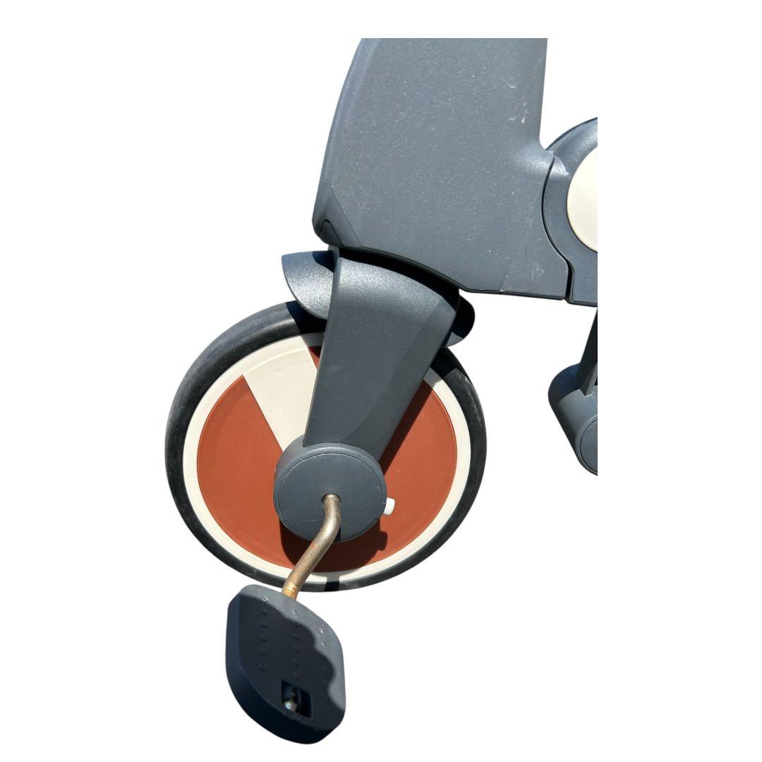 BTM 三輪車 グレー/ホワイト