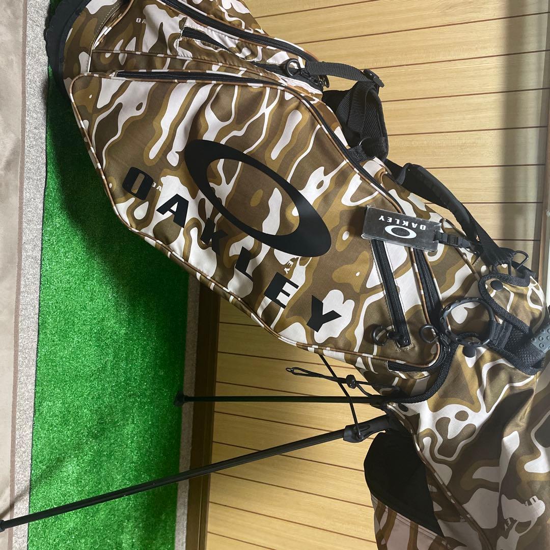 Oakley 迷彩 キャディバッグ
