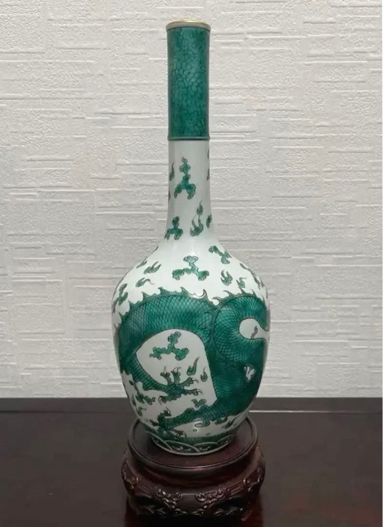 中国 大清乾隆年製 緑竜紋 長頸瓶。