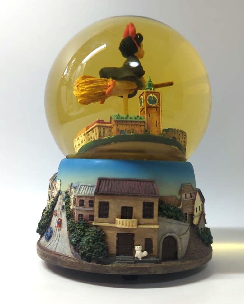 魔女の宅急便　ウォーターボール　スノードーム　キキ　コリコの街並み