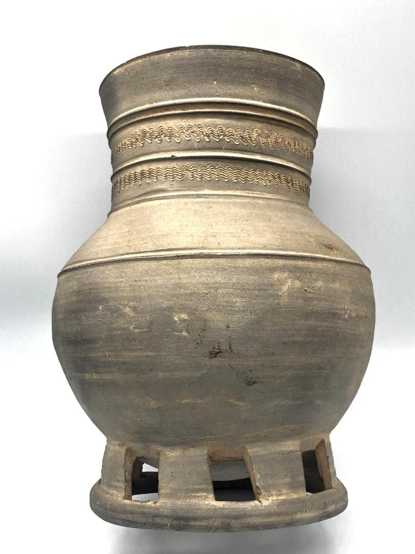 【 新羅土器 長頸壺 】　＊東京国立博物館台付長頸壺　同手