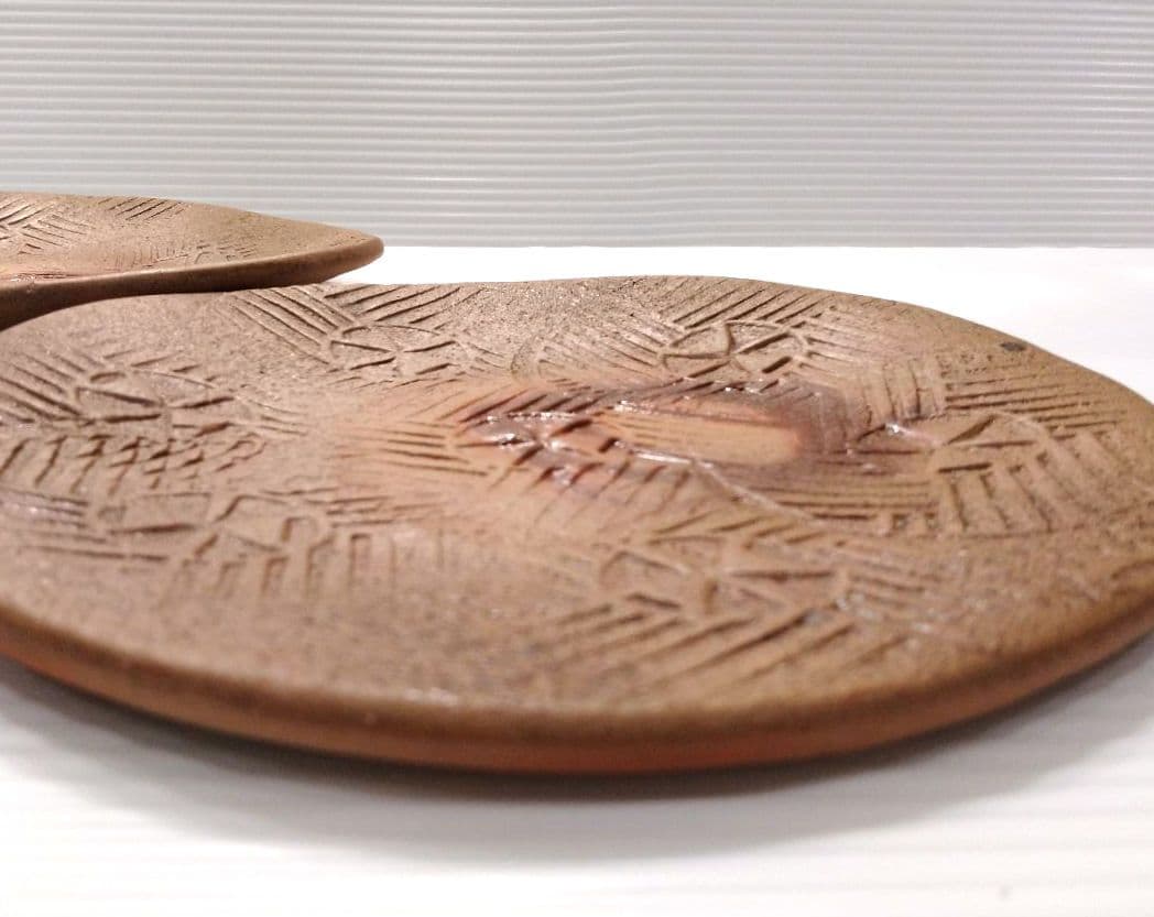 備前焼 陶芸家 岡田輝 たたき皿 中皿 プレート 緋襷 作家物 直径18,5cm