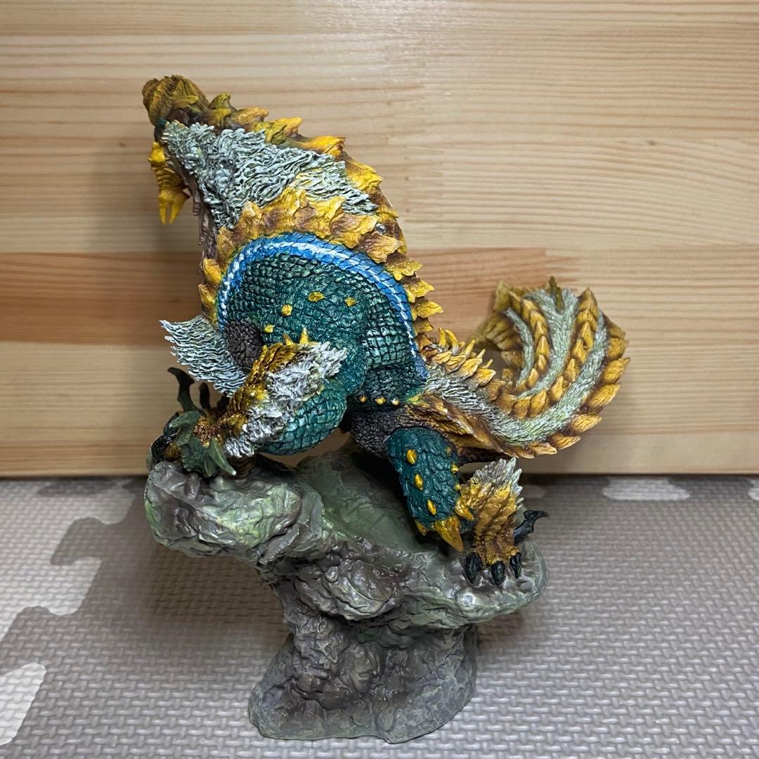 【週末限定価格】ジンオウガ　フィギュアビルダー　クリエイターズモデル　雷狼竜