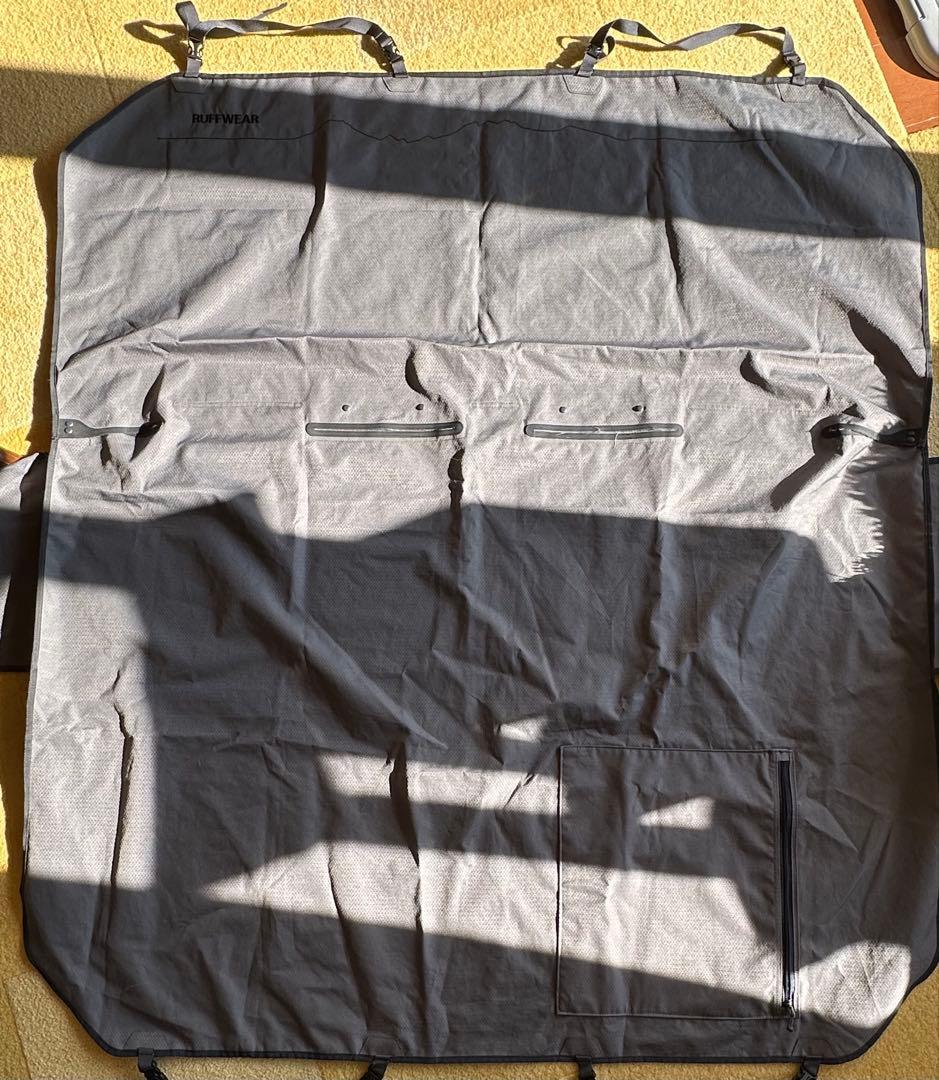 RUFFWEAR 車のシートカバー グレー