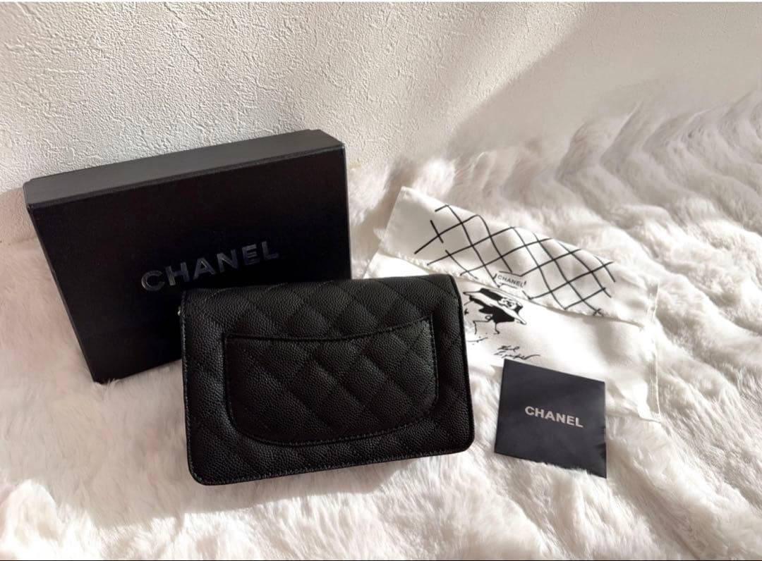 CHANEL チェーン　ショルダーバッグ ブラック　シルバーチェーン
