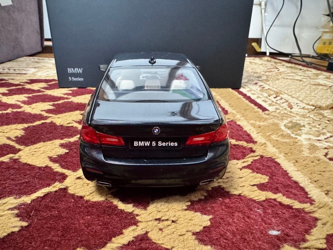 京商 1/18  5シリーズ G30 ブラックメタリック 5 Series