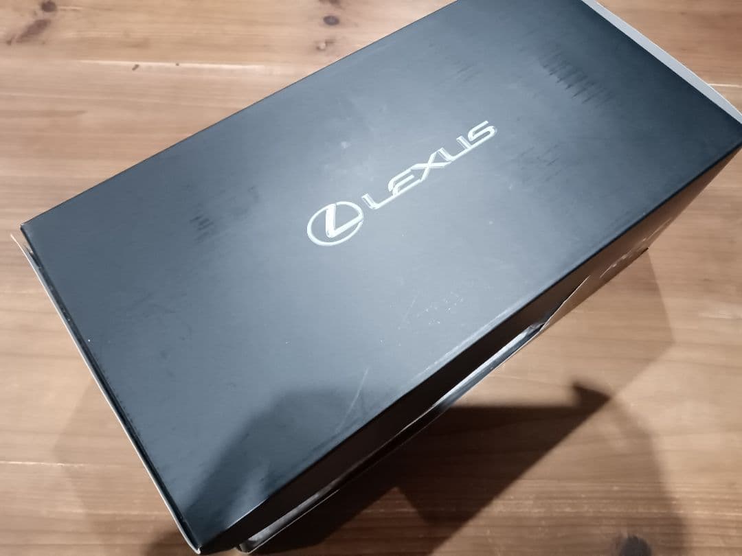 1/18 レクサス　LEXUS RC F　ディーラー品　 ミニカー　ホワイト