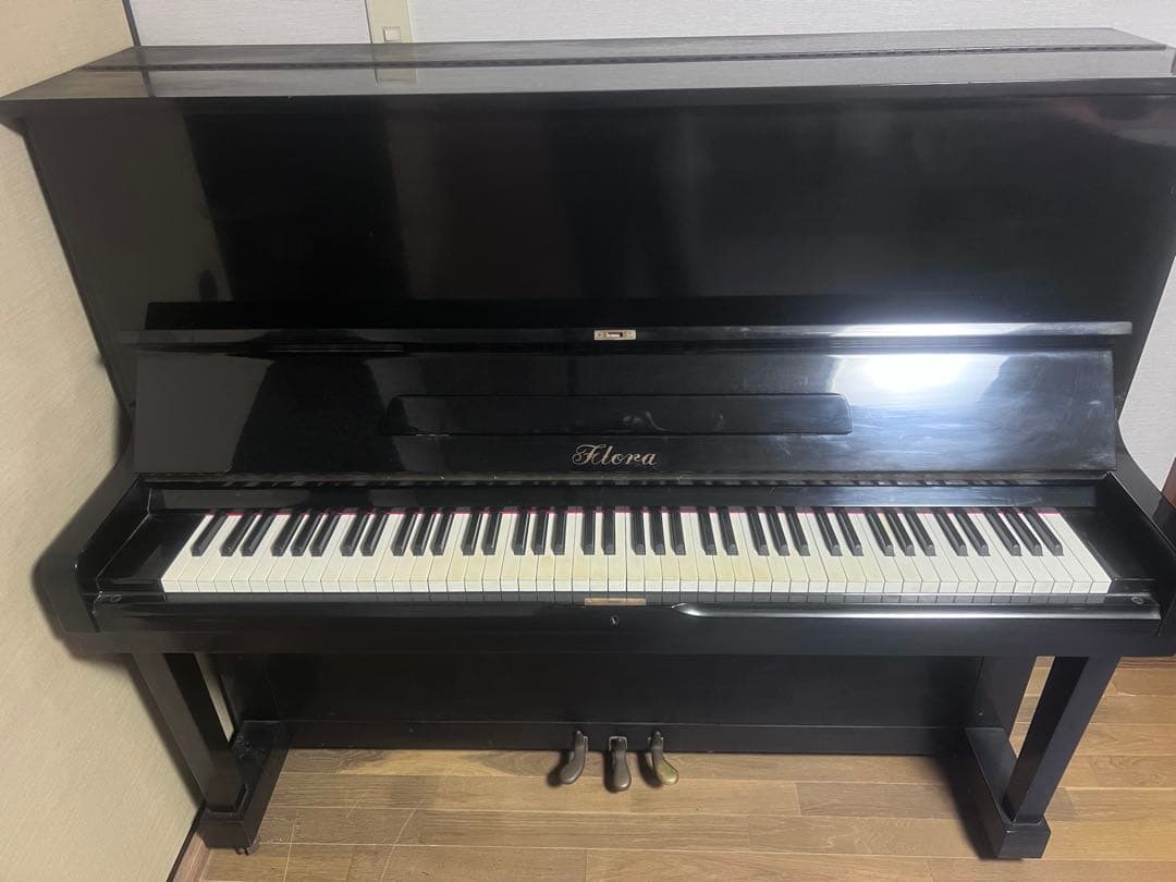 Flora アップライトピアノ