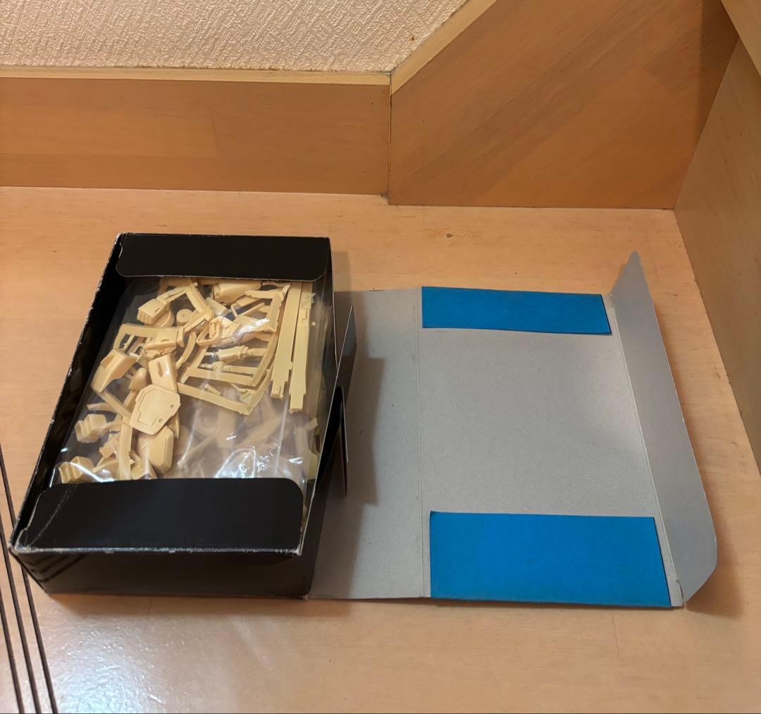 【新品】　LM312V04 Vガンダム　 1/72 スケールキャストキット