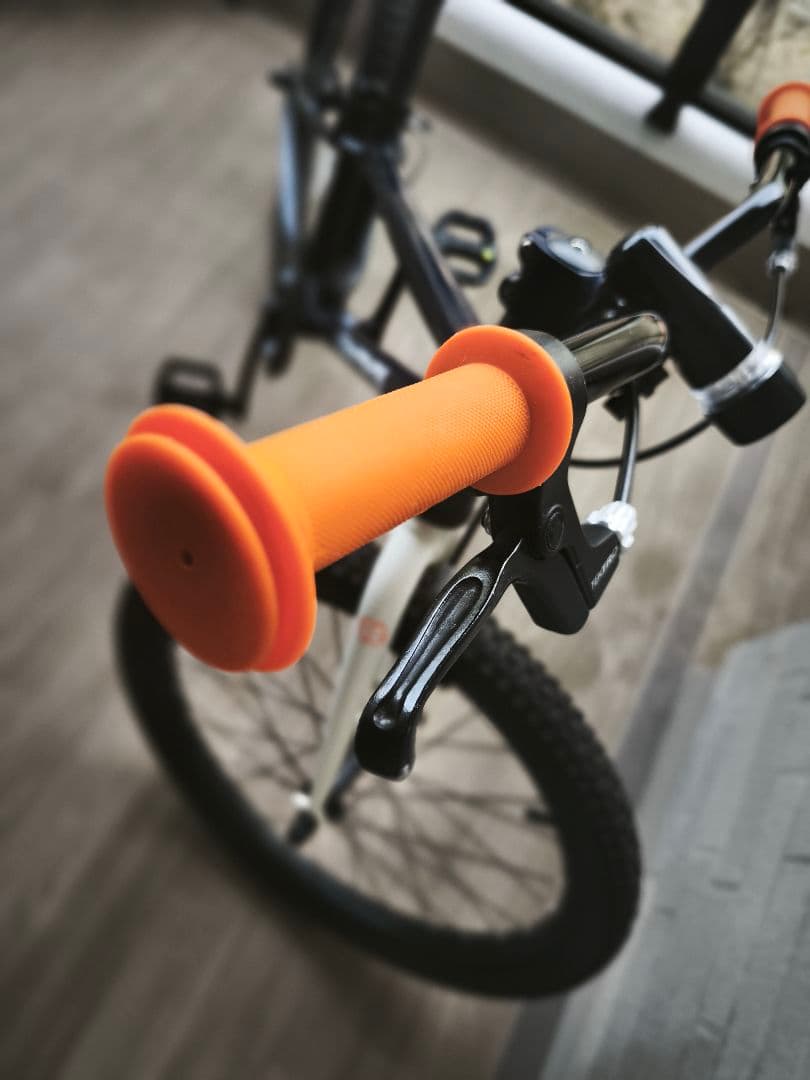 身長:118-140cm 超軽量9kgヨツバサイクル22 　手渡し