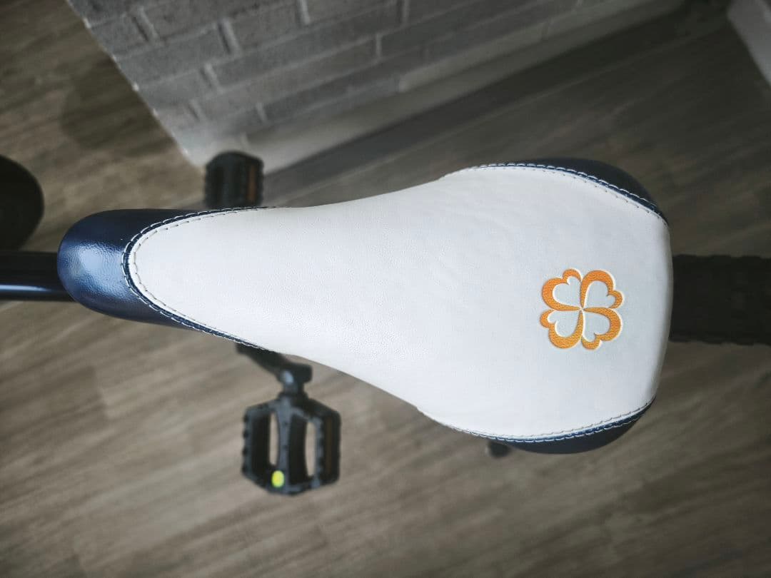 身長:118-140cm 超軽量9kgヨツバサイクル22 　手渡し