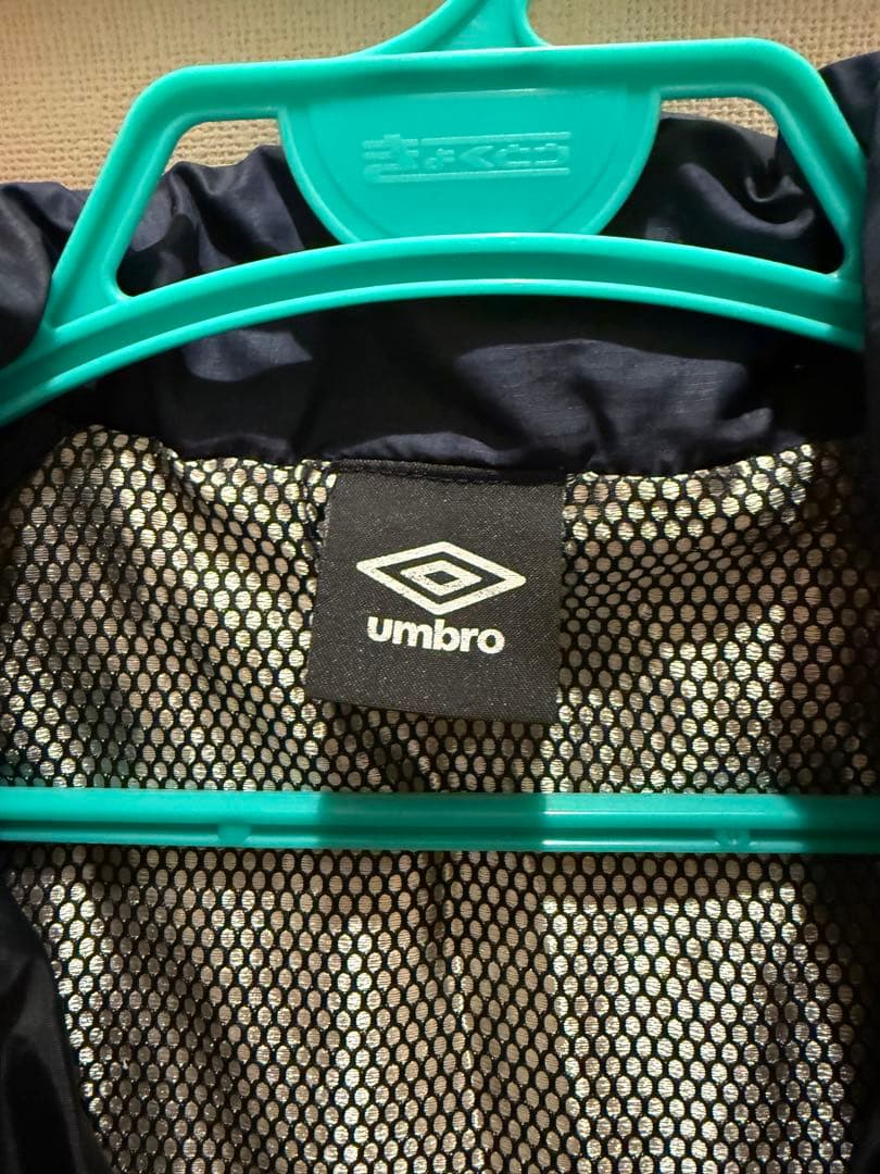 子供用　umbro ベンチコート ネイビー/レッド　160