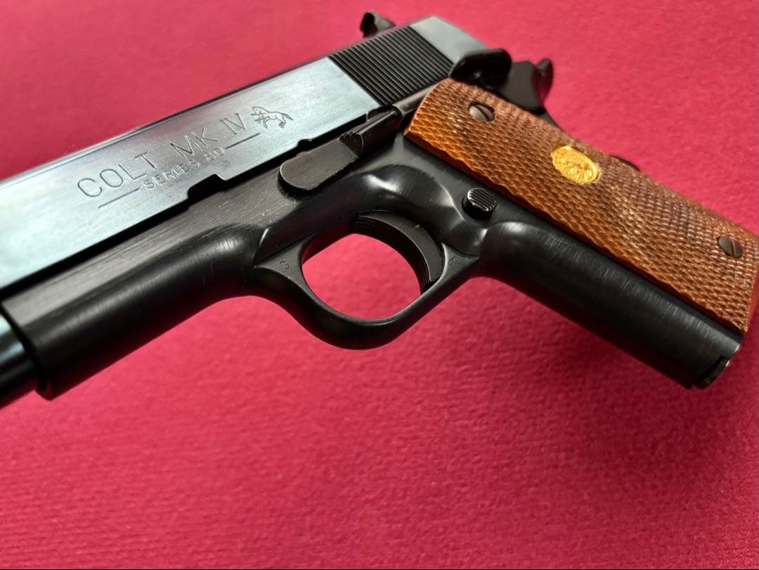 WA オフィサーズ45ACP 木製グリップ