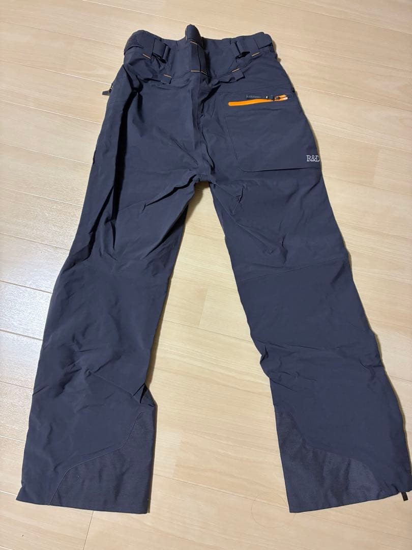 ピークパフォーマンス　レディースパンツ【スキー•スノーボード】