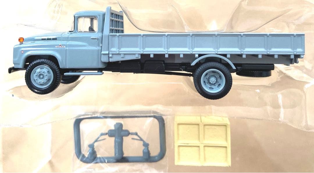 トミカリミテッドビンテージLV-73aニッサンディーゼル680型高床平荷台