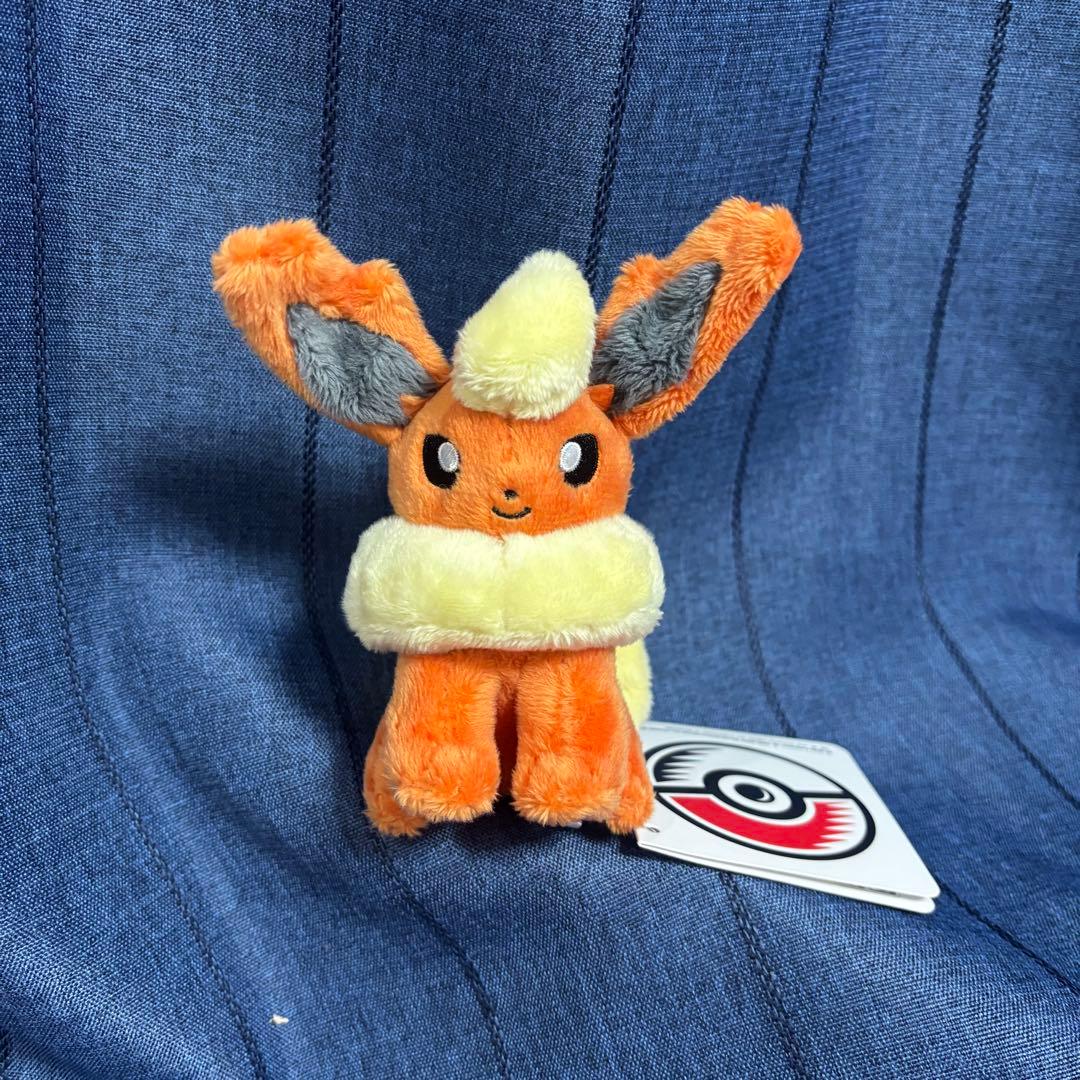 イーブイ　コレクション Eevee カラビナ　ぬいぐるみ　ポケモンセンター