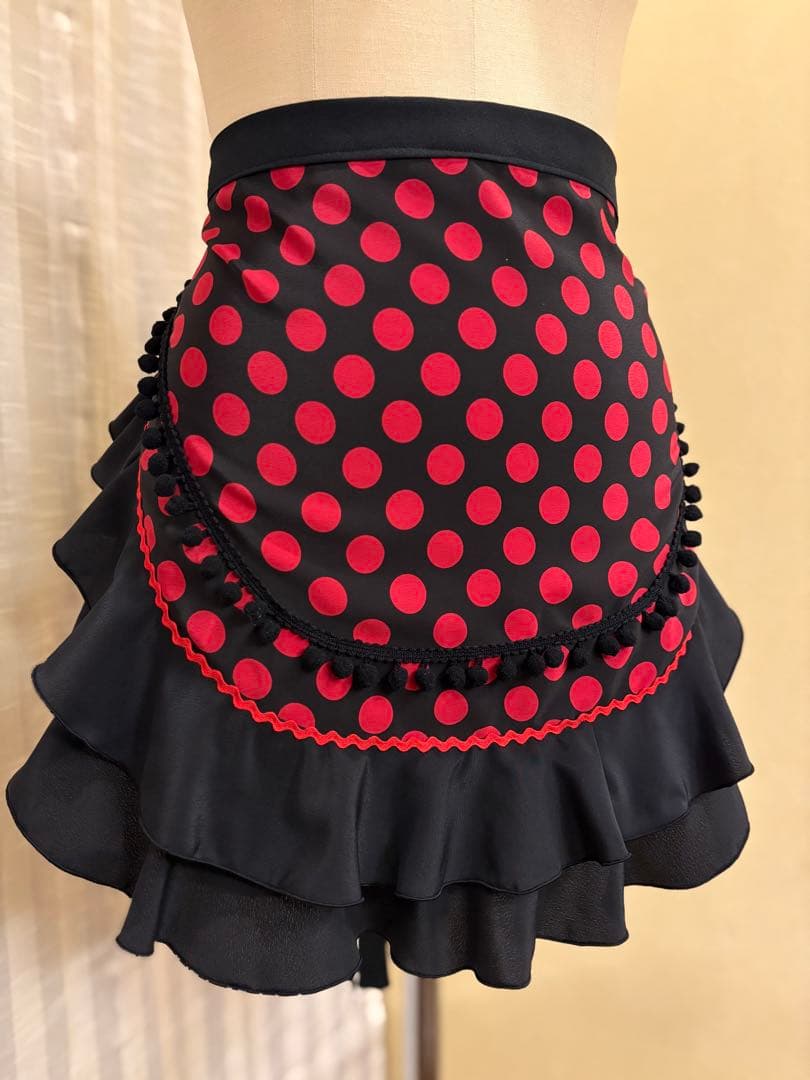 エプロン　ショート　黒赤水玉　黒フリル　フラメンコ　衣装