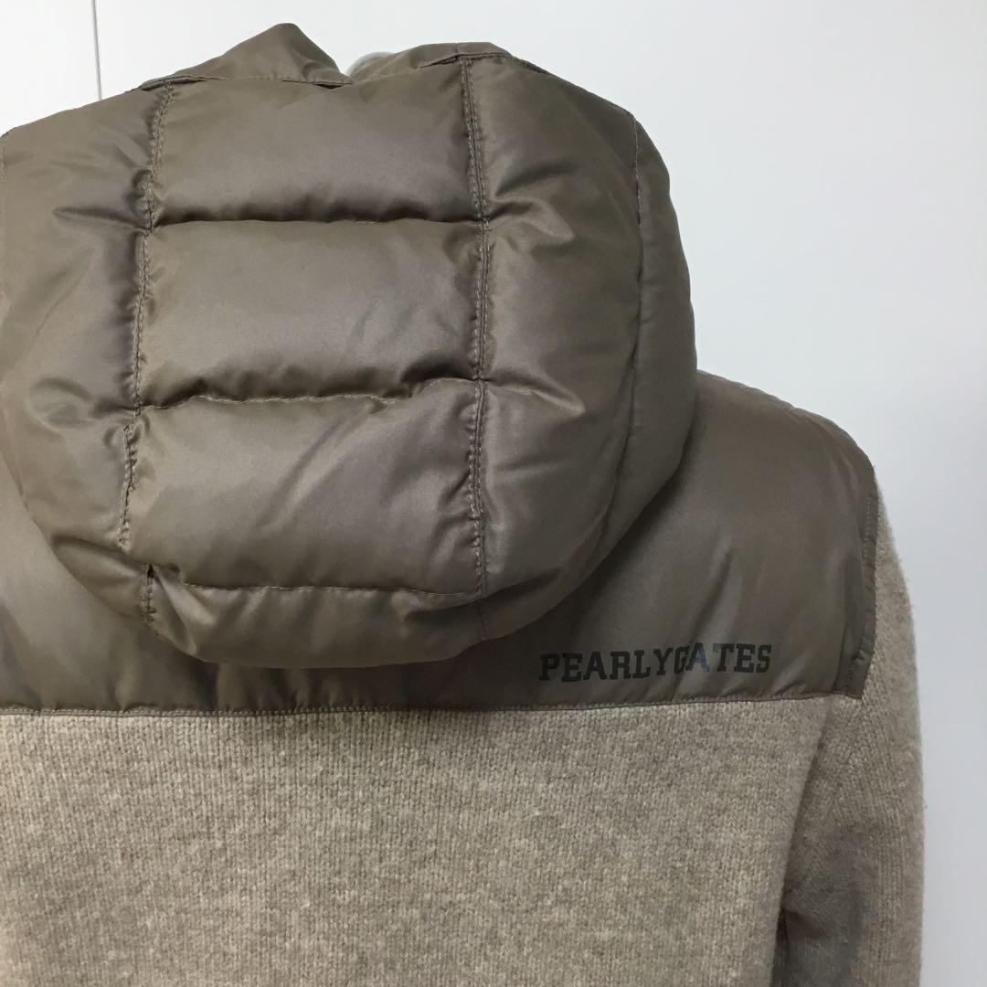 ベージュ色 ダウンジャケット フード付き