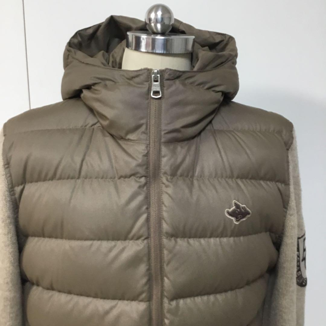 ベージュ色 ダウンジャケット フード付き