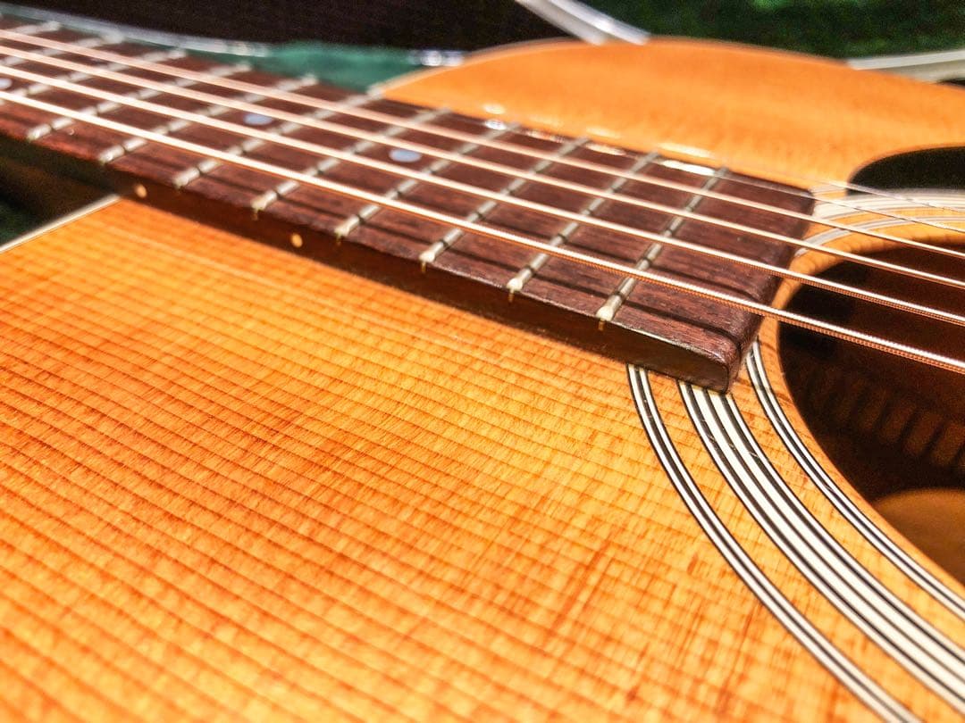 Martin D-18 2000年製