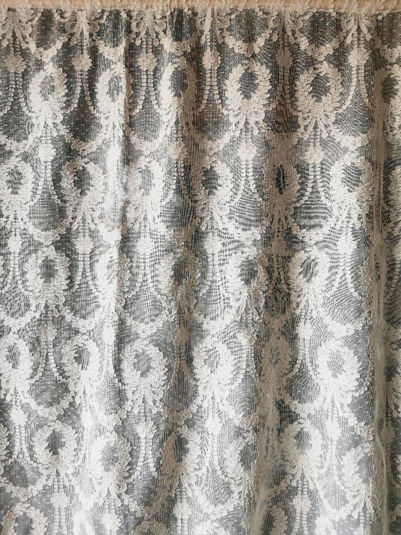 アンティークノッティンガムマドラスレース 美しい花冠リボン 幅広カーテンパネル