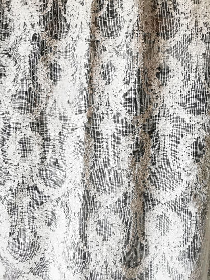 アンティークノッティンガムマドラスレース 美しい花冠リボン 幅広カーテンパネル