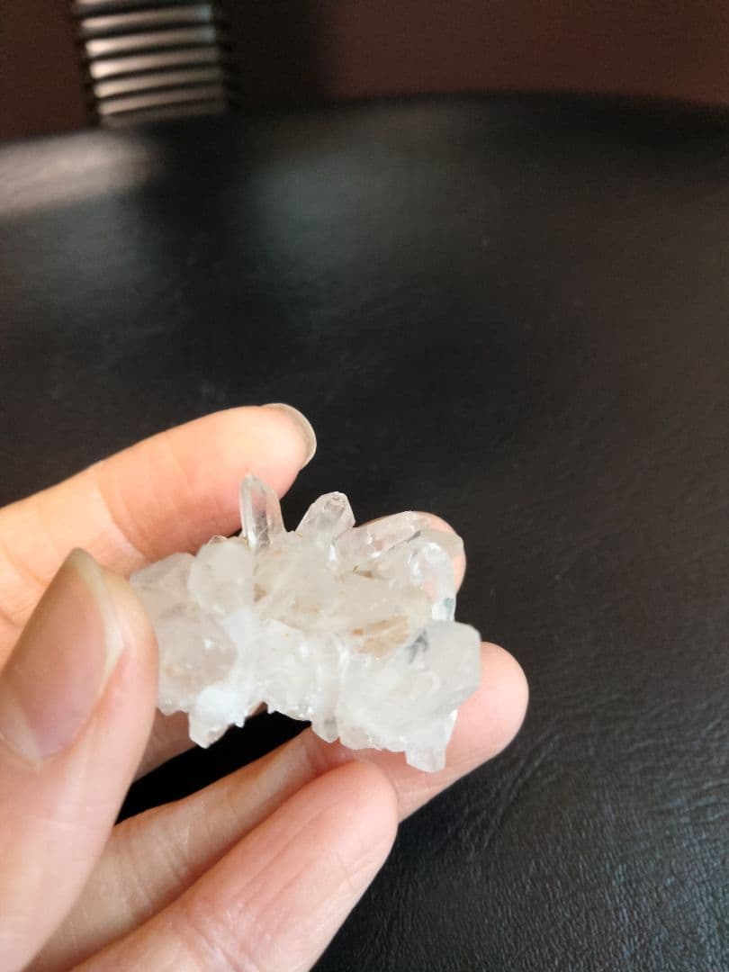 国産鉱物　山梨県　塩山竹森山　天然水晶　虹入り　トルマリン入り水晶　番号77