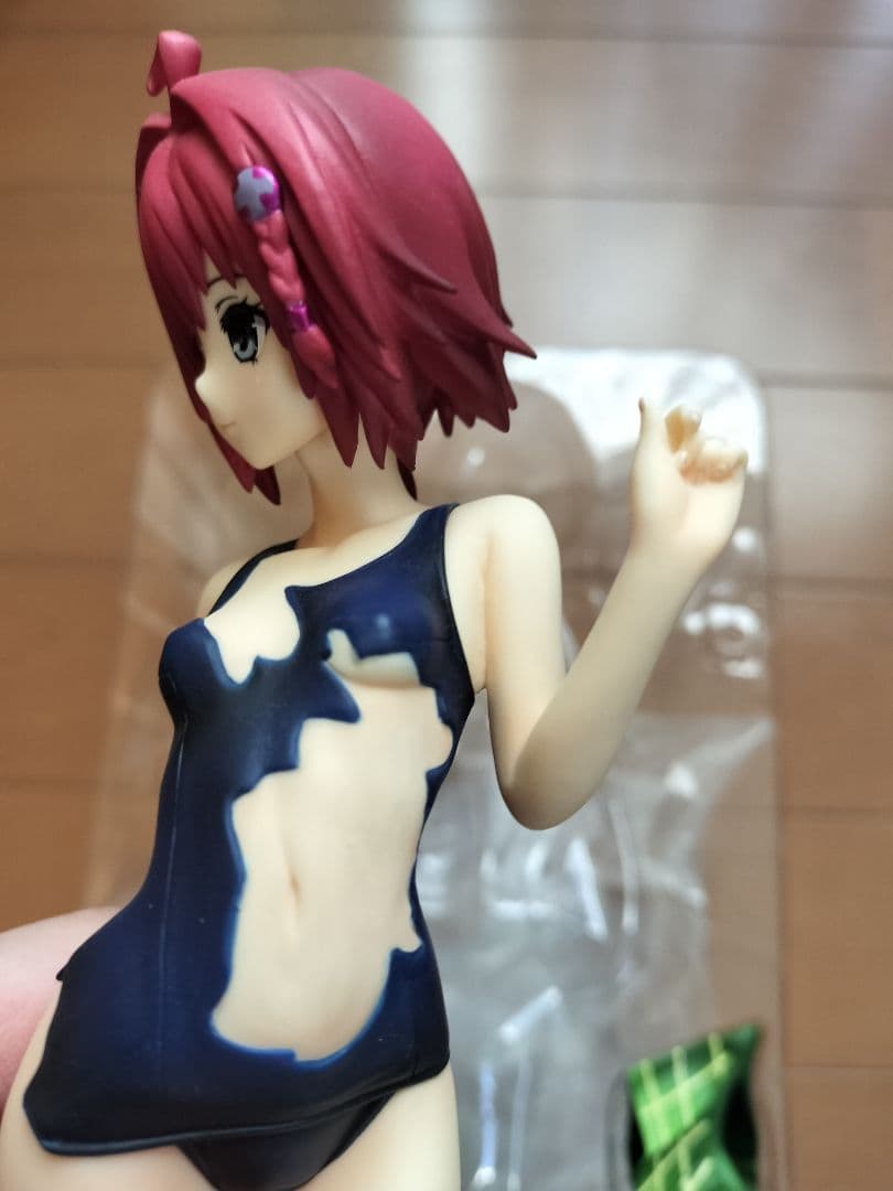 黒咲芽亜　スクール水着　フィギュア