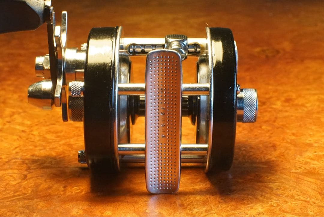 ABU アンバサダー 5500C メンテ済 フレーム修正済