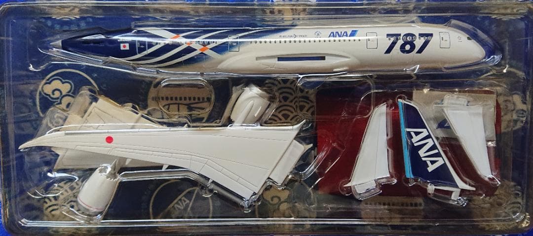 ANA BOEING-787 初号機就航記念 鯖塗装機 1/200モデルプレーン