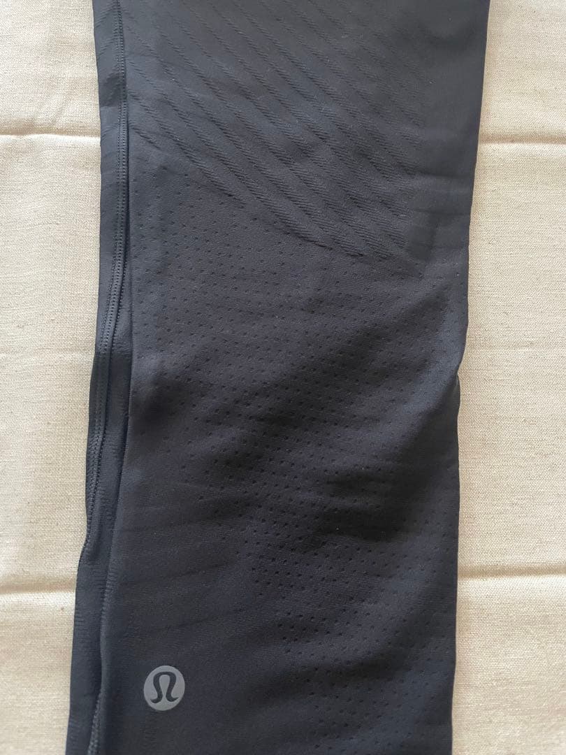 新品 ルルレモン SenseKnit Running HR Tight 28\"