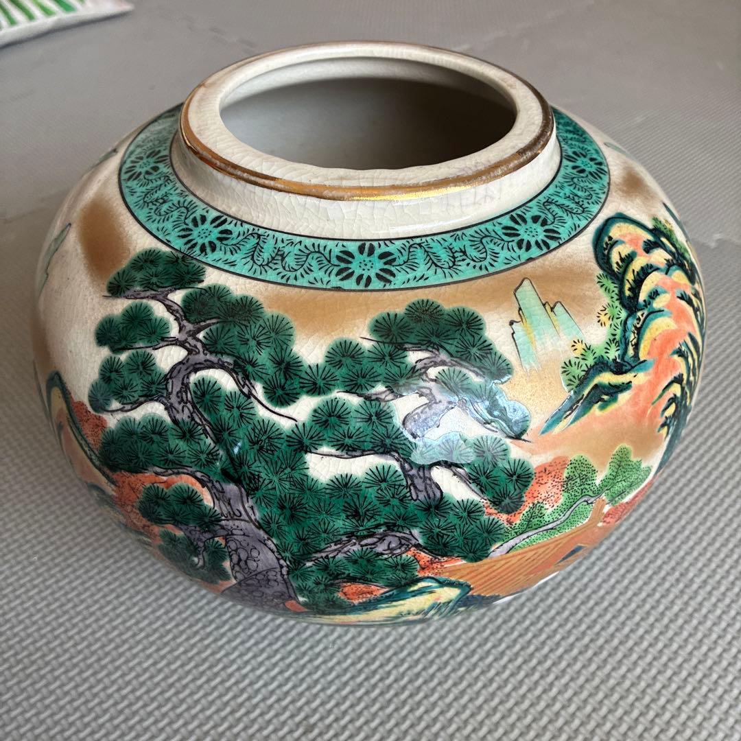 松の木と山の風景の陶器花瓶/九谷松園