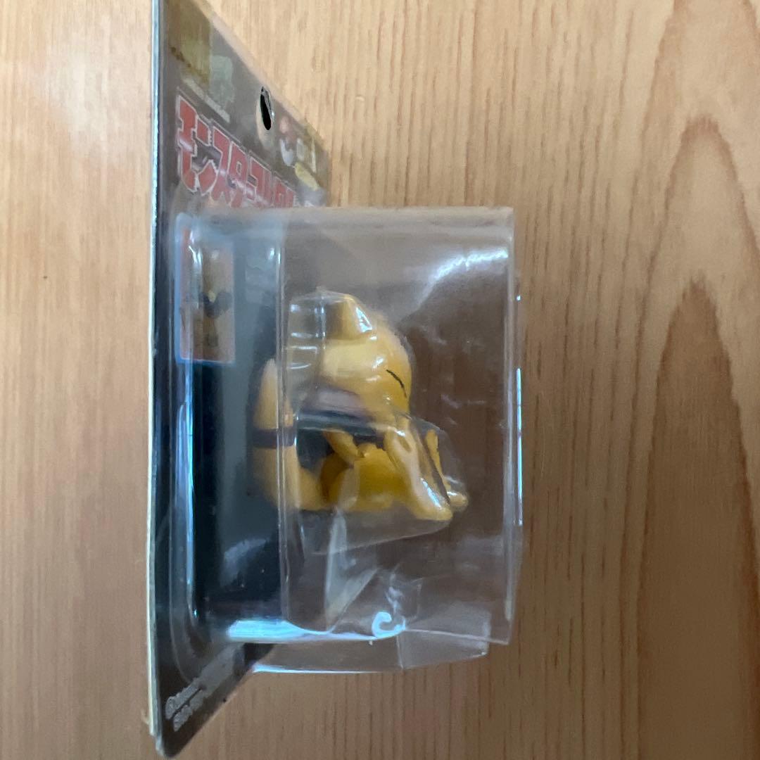 激レア　未開封　ポケモン　モンコレ　ケーシィ　黒パッケージ063