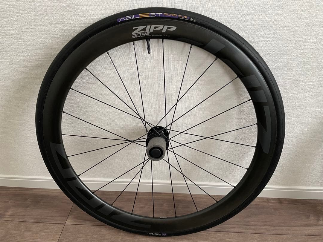 ZIPP 303S DISCカーボンホイールカンパフリー　4分残タイヤ付