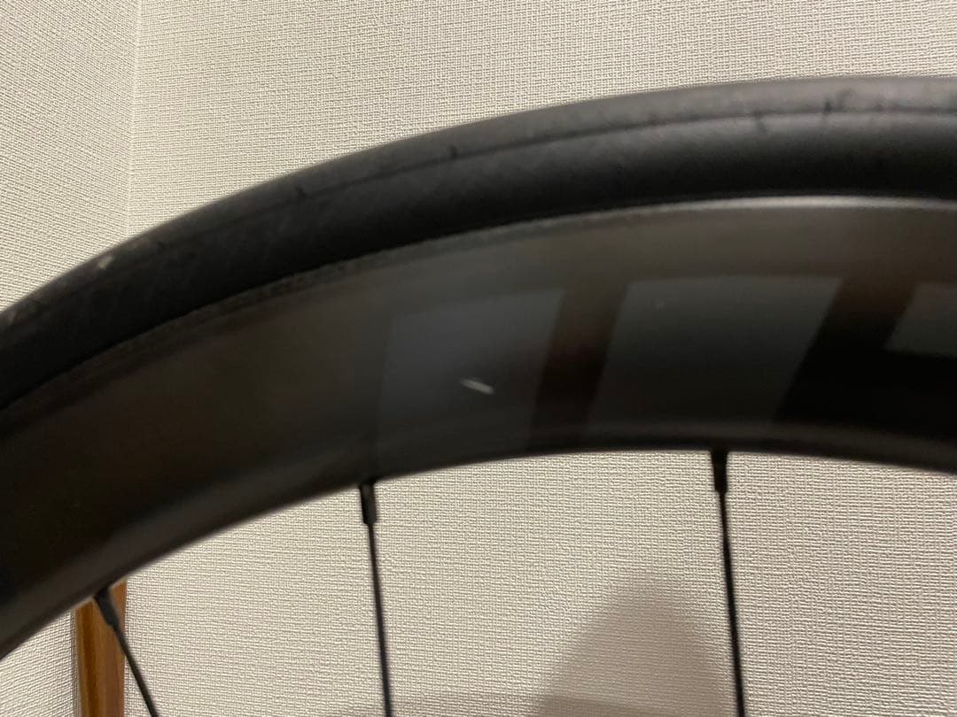 ZIPP 303S DISCカーボンホイールカンパフリー　4分残タイヤ付