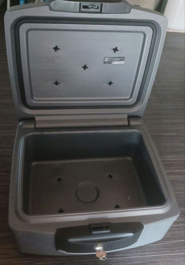 本日セール1,000円引き鍵付きポータブル防火保管庫BK-248260発送料込み