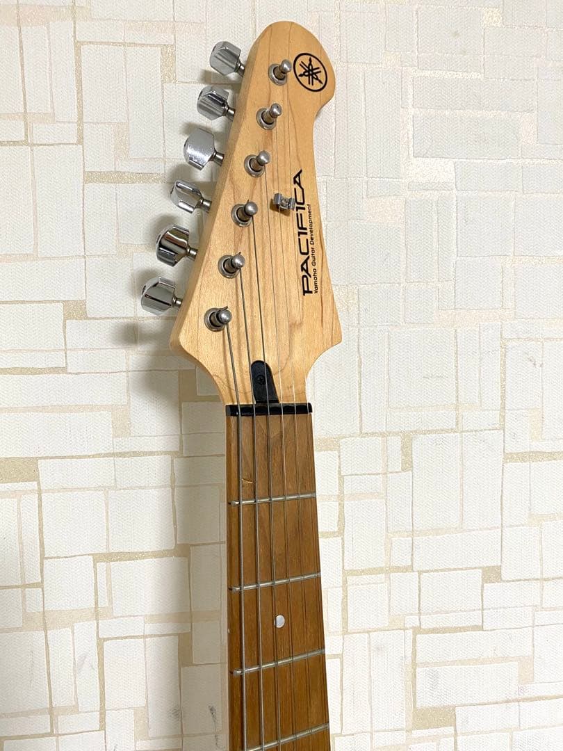 YAMAHA ヤマハ パシフィカ レッド エレキギター