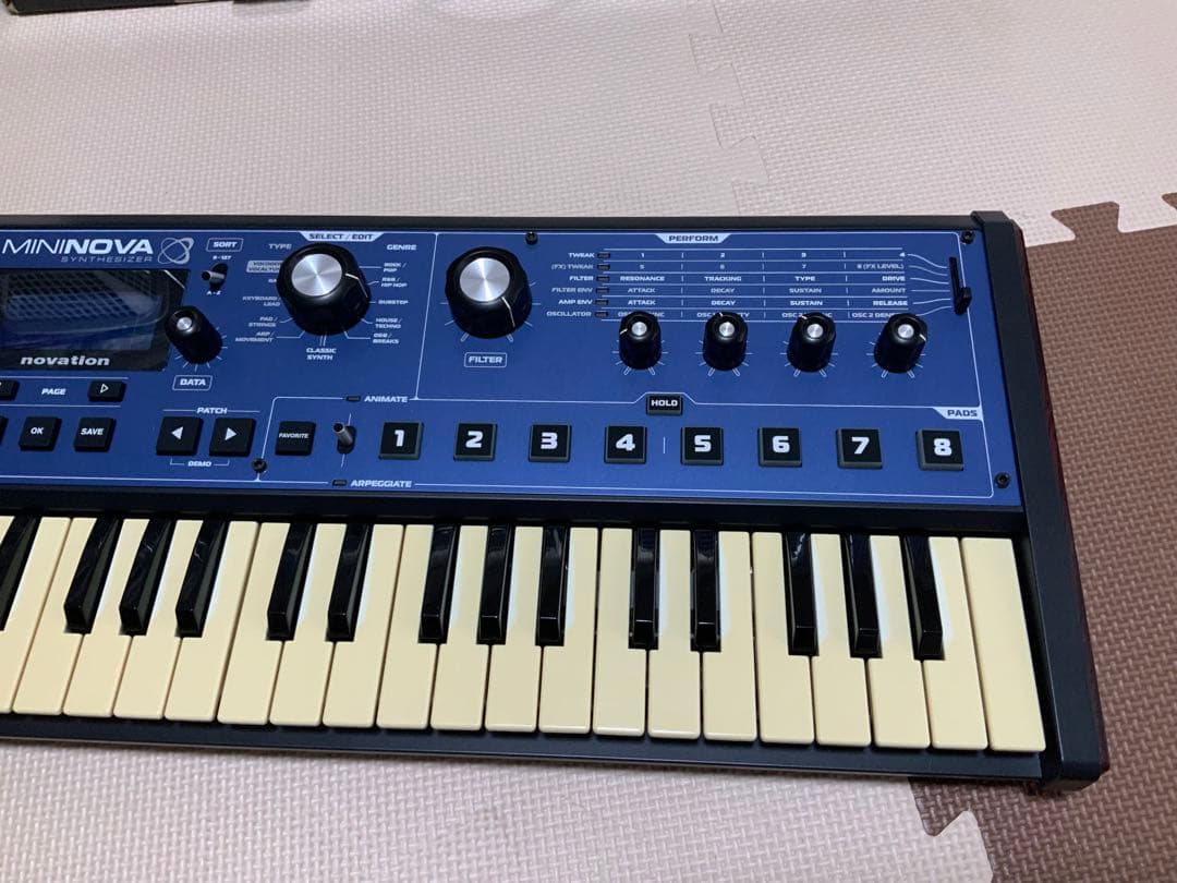 Novation MININOVA シンセサイザー 通電確認のみ 現状品