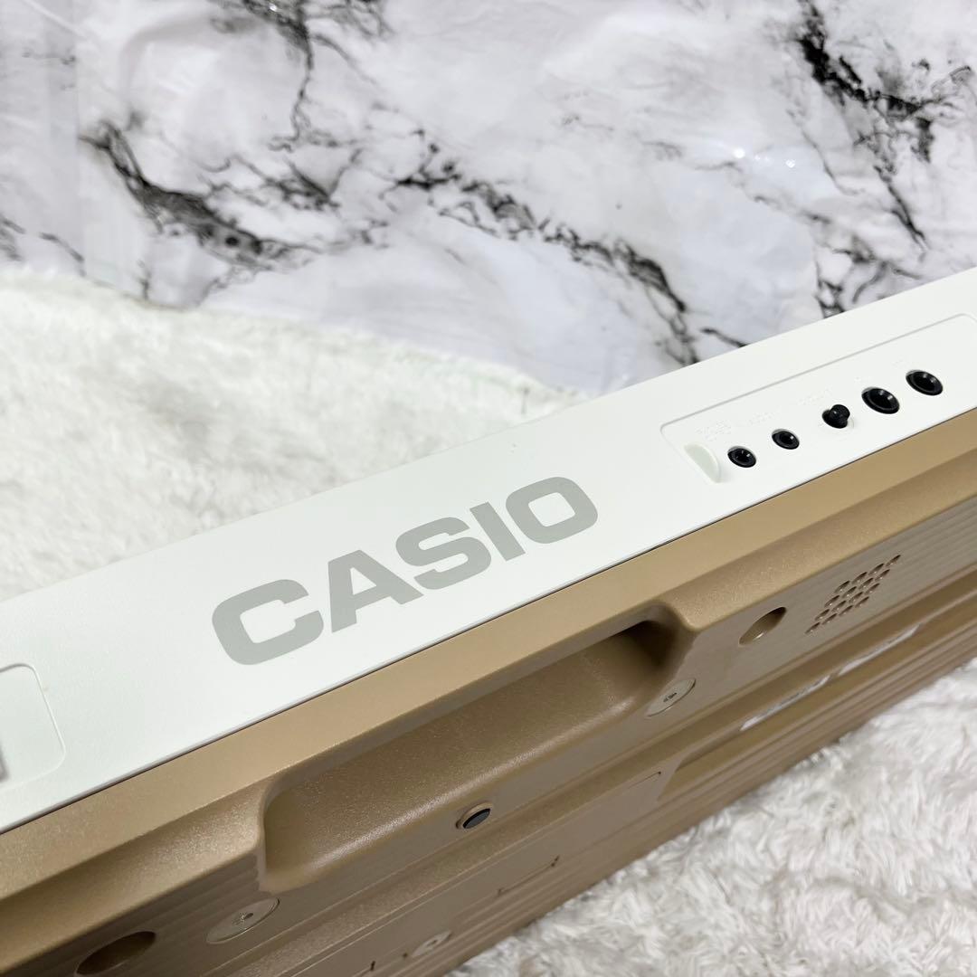CASIO LK-526 光ナビゲーションキーボード 61鍵 ホワイト