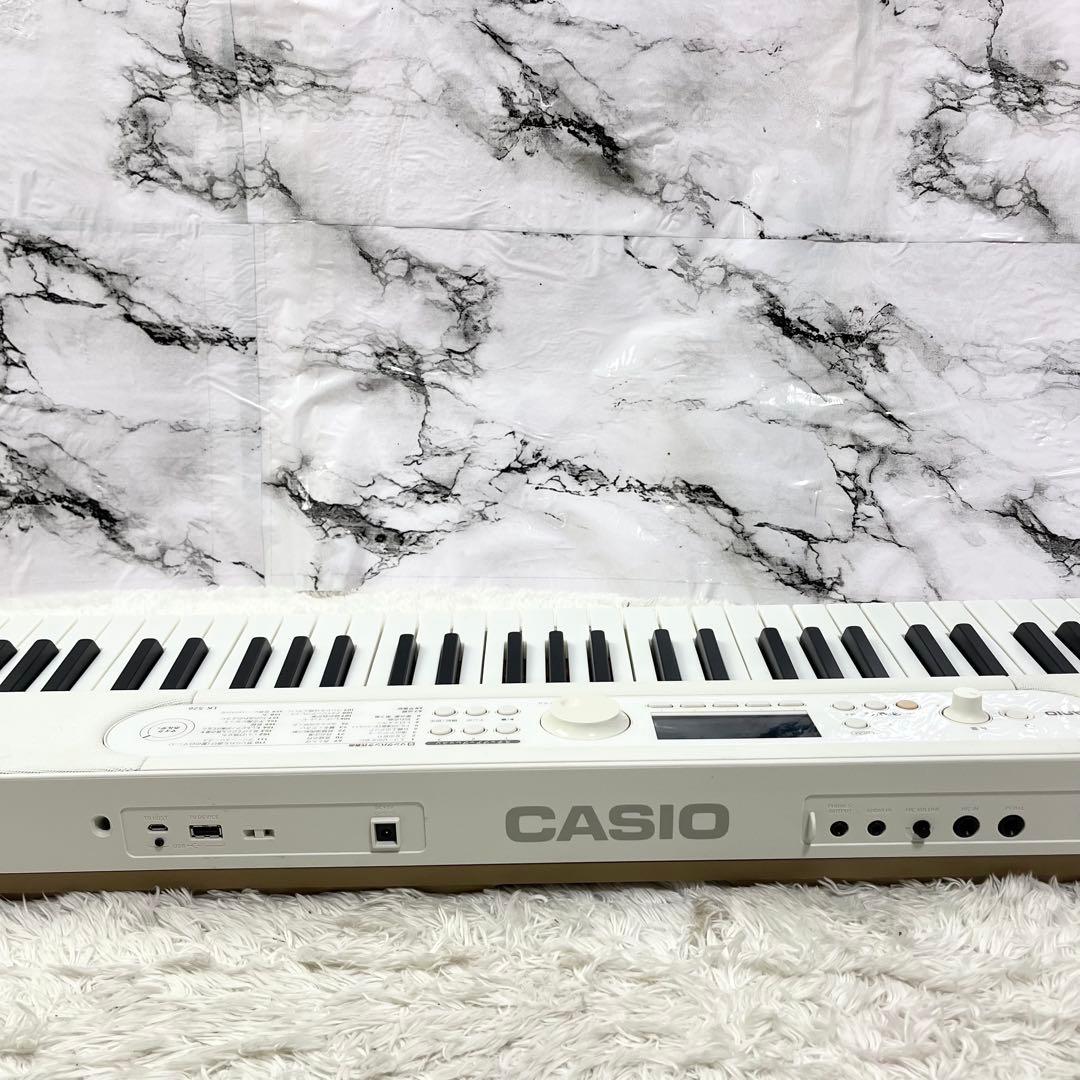 CASIO LK-526 光ナビゲーションキーボード 61鍵 ホワイト