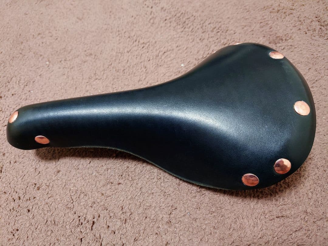 レザー サドル 革サドル ブラック 銅スタッズ