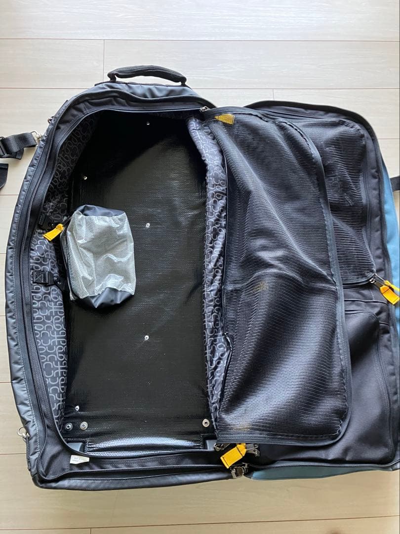 BURTON バートン　トラベルバッグ